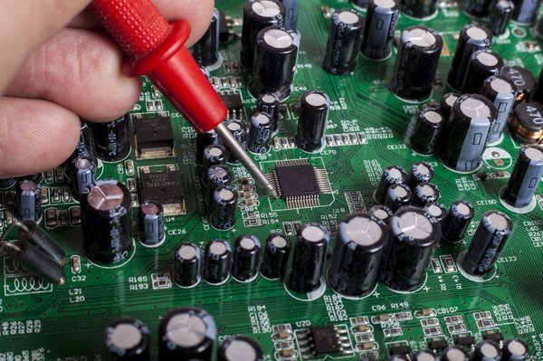 Quels sont les services principaux d'une entreprise électronique ?