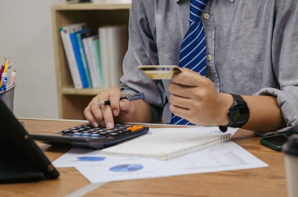 Combien coûte un compte professionnel en ligne ?